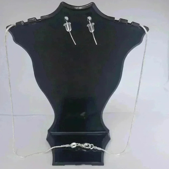 Handcrafted Fashion Set - Picture 4 of 4